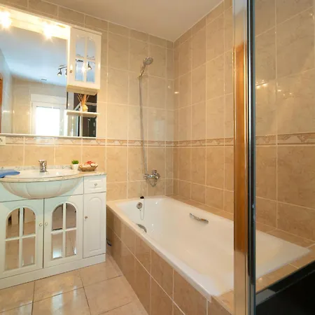 Villa Noosa By Interhome